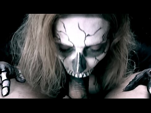 ❤️ Demone Meedchen saugt Hunn mat hirem schwaarze Mond a schléckt kum. Sexvideo op lb.assistentai.ru ﹏